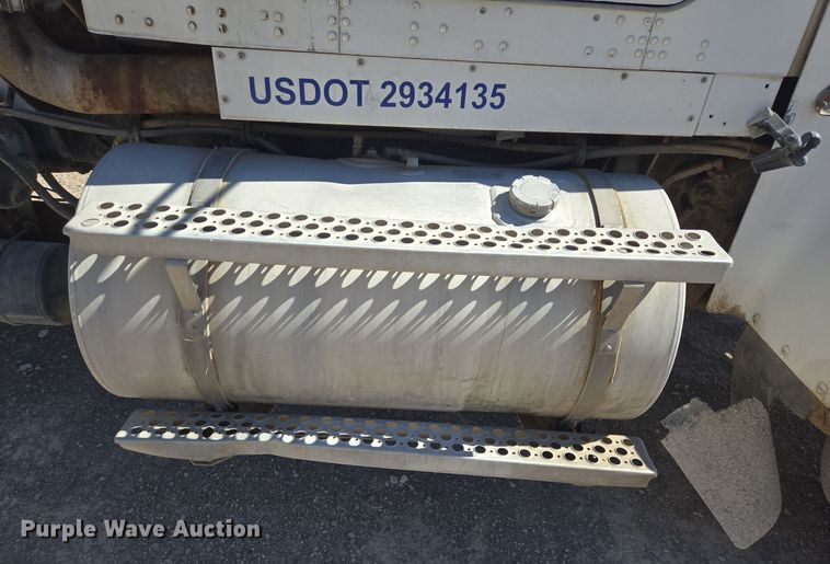 image for item DO2534 2007 Kenworth W900 ready mix truck