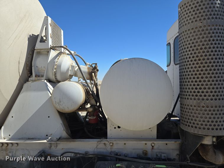 image for item DO2534 2007 Kenworth W900 ready mix truck