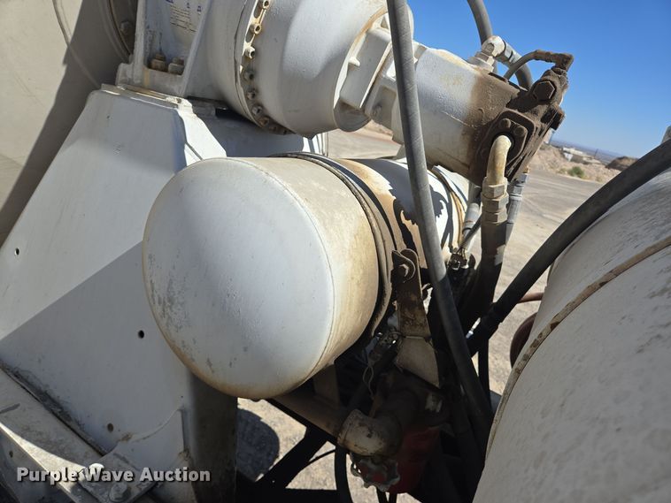 image for item DO2534 2007 Kenworth W900 ready mix truck