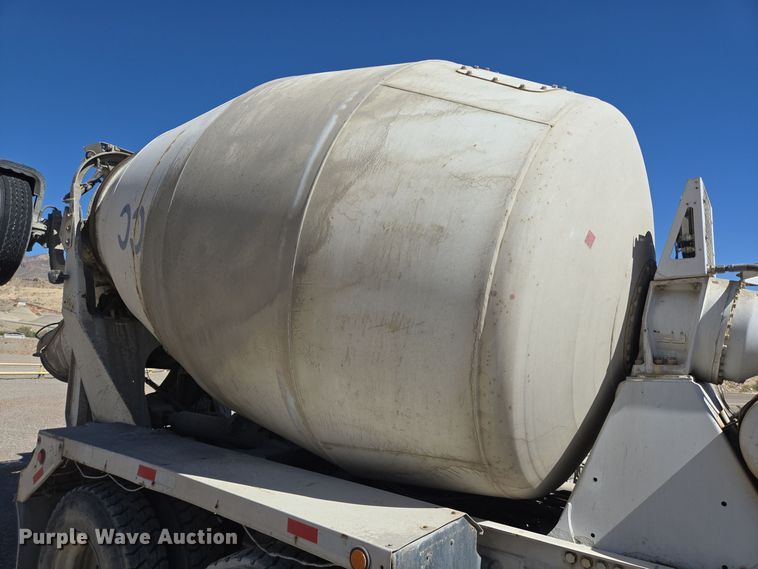 image for item DO2534 2007 Kenworth W900 ready mix truck