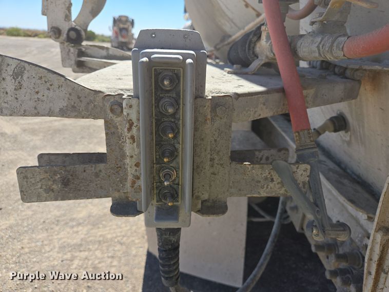 image for item DO2534 2007 Kenworth W900 ready mix truck