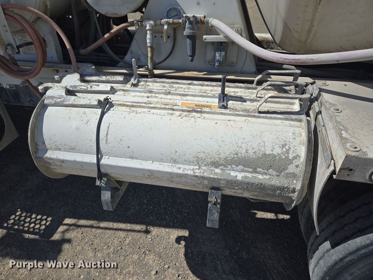 image for item DO2534 2007 Kenworth W900 ready mix truck