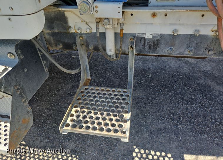 image for item DO2534 2007 Kenworth W900 ready mix truck