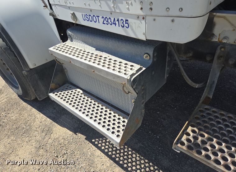 image for item DO2534 2007 Kenworth W900 ready mix truck