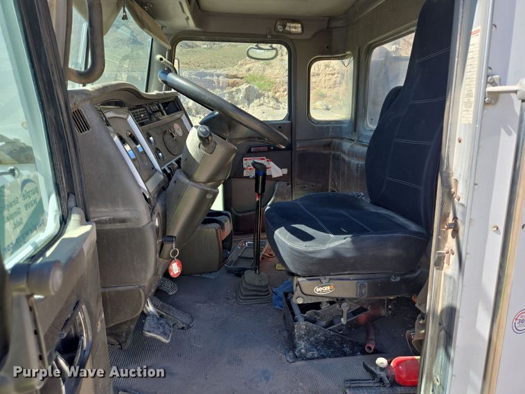 image for item DO2534 2007 Kenworth W900 ready mix truck