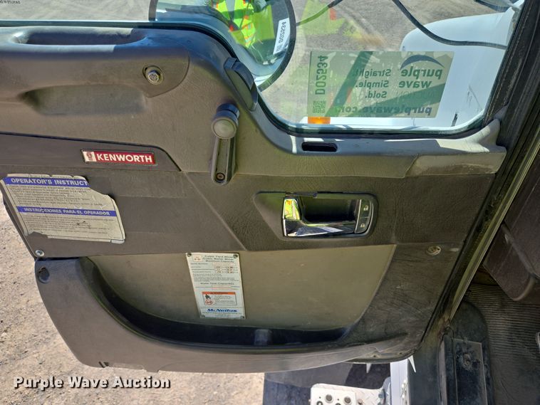 image for item DO2534 2007 Kenworth W900 ready mix truck