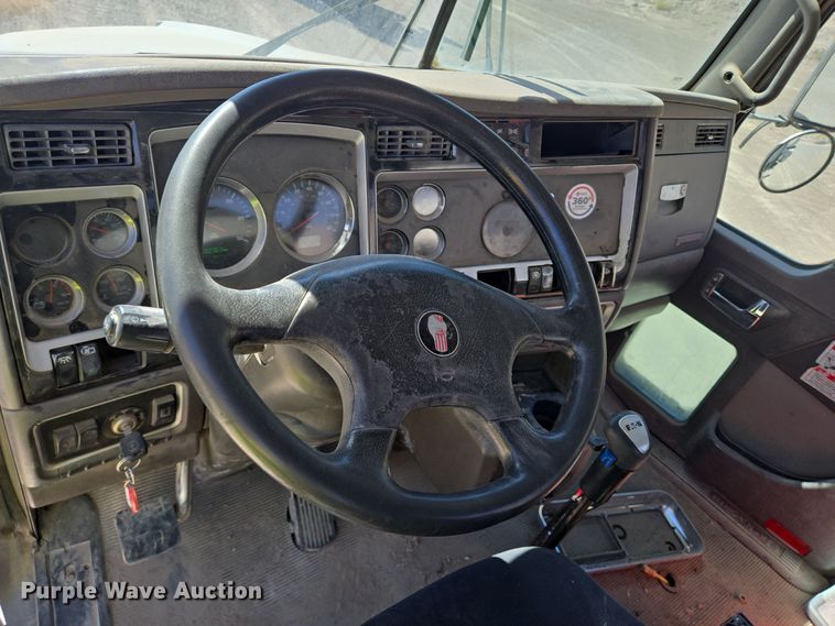 image for item DO2534 2007 Kenworth W900 ready mix truck