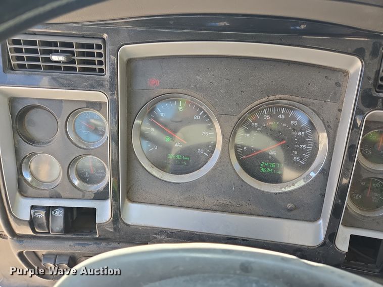 image for item DO2534 2007 Kenworth W900 ready mix truck