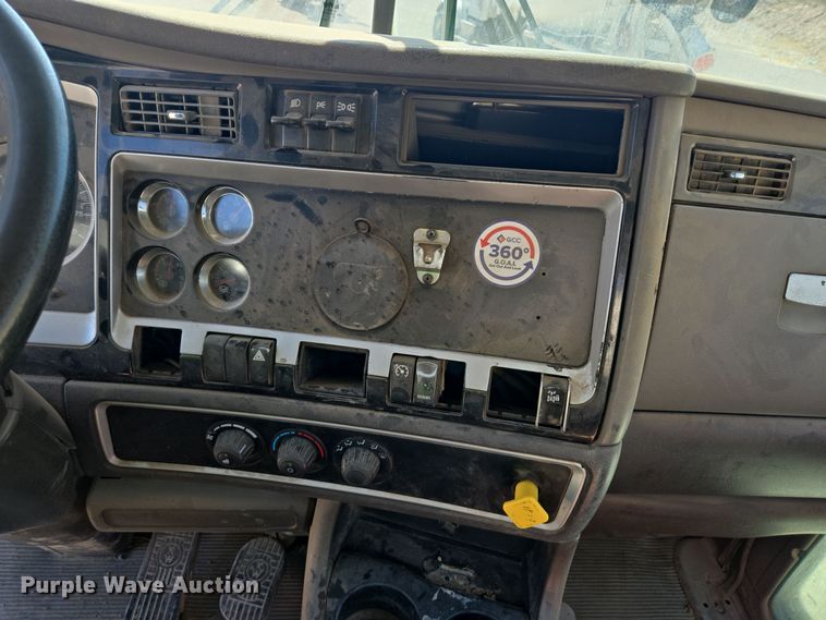 image for item DO2534 2007 Kenworth W900 ready mix truck