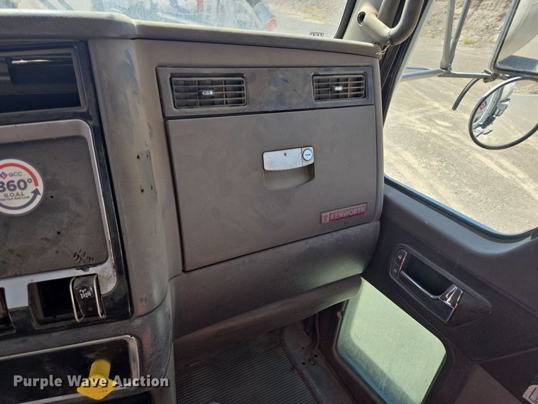 image for item DO2534 2007 Kenworth W900 ready mix truck