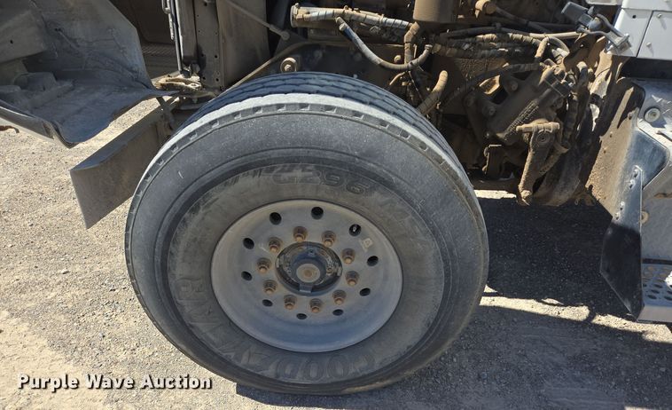 image for item DO2534 2007 Kenworth W900 ready mix truck