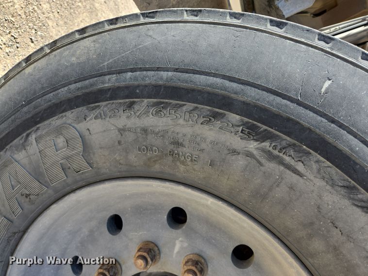 image for item DO2534 2007 Kenworth W900 ready mix truck