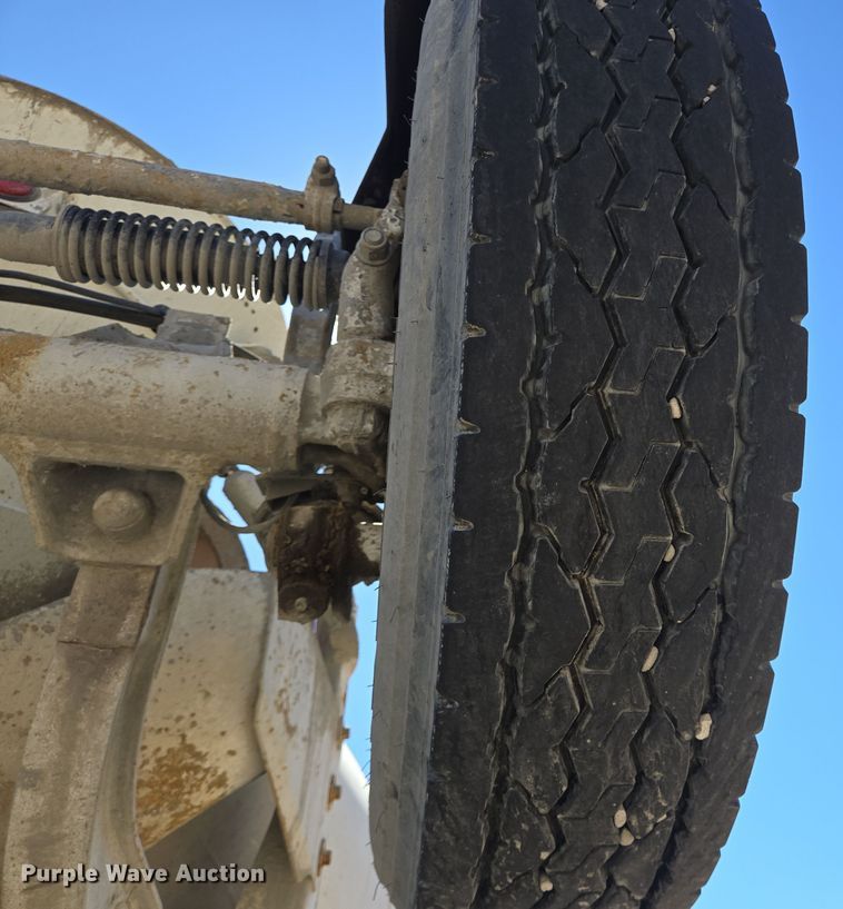 image for item DO2534 2007 Kenworth W900 ready mix truck