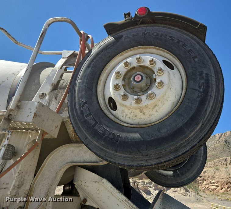 image for item DO2534 2007 Kenworth W900 ready mix truck