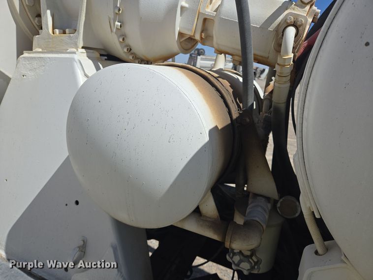 image for item DO2535 2006 Kenworth  W900 ready mix truck