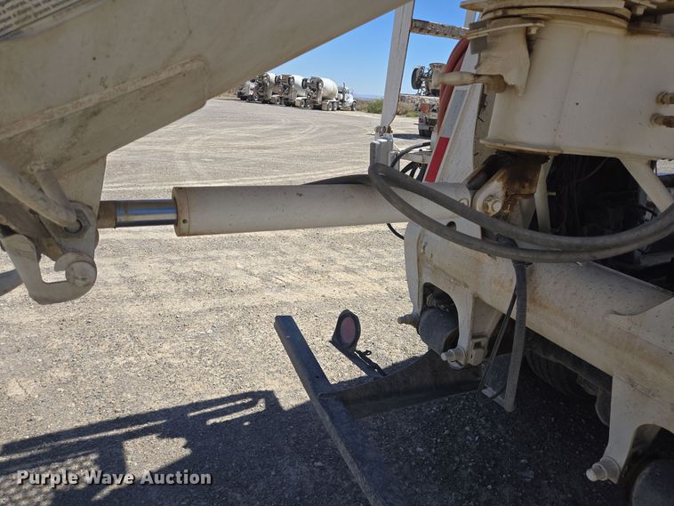 image for item DO2535 2006 Kenworth  W900 ready mix truck