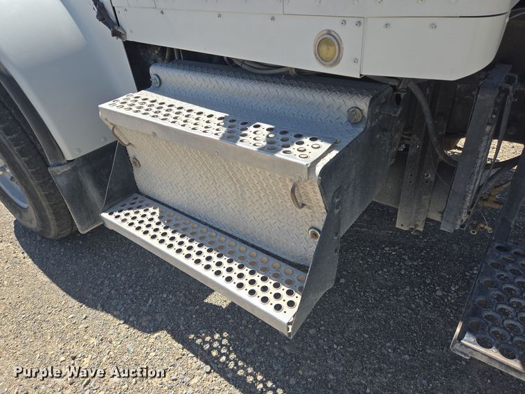 image for item DO2535 2006 Kenworth  W900 ready mix truck