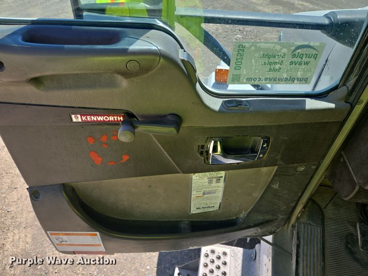 image for item DO2535 2006 Kenworth  W900 ready mix truck