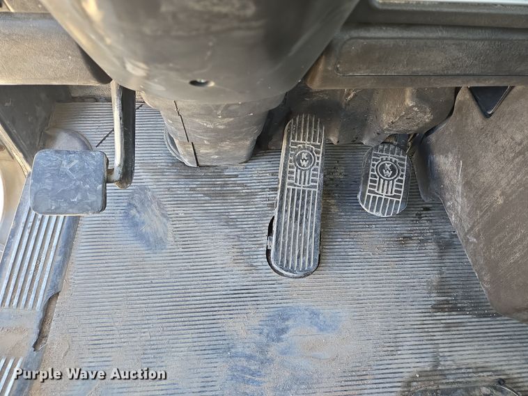 image for item DO2535 2006 Kenworth  W900 ready mix truck