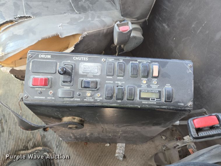 image for item DO2535 2006 Kenworth  W900 ready mix truck