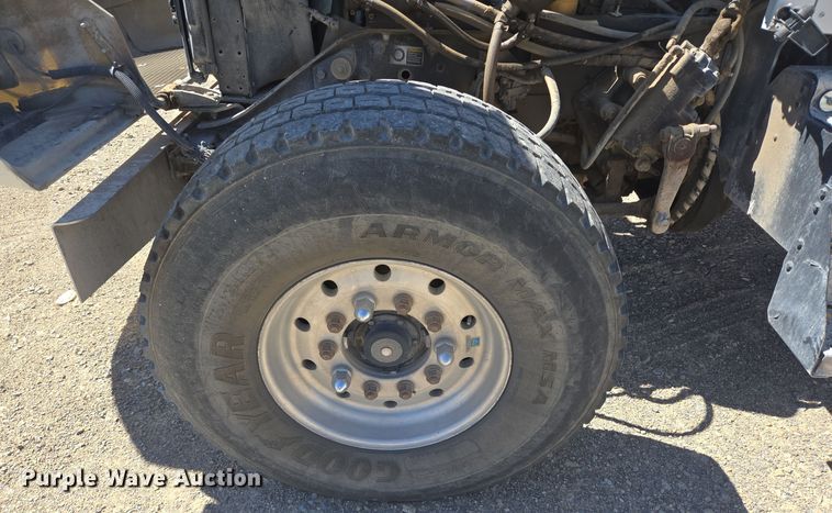 image for item DO2535 2006 Kenworth  W900 ready mix truck