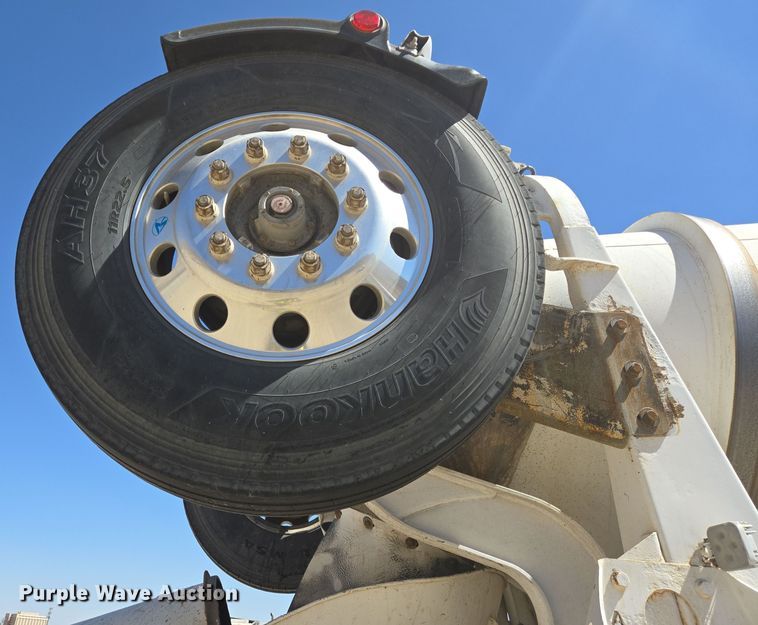 image for item DO2535 2006 Kenworth  W900 ready mix truck