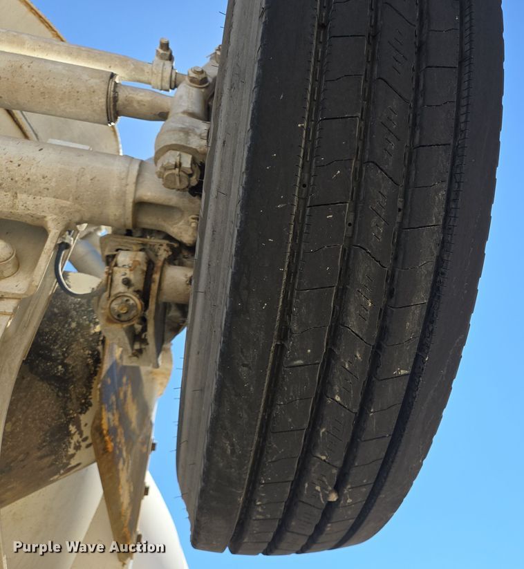 image for item DO2535 2006 Kenworth  W900 ready mix truck