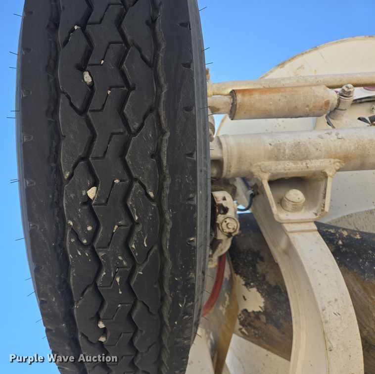 image for item DO2535 2006 Kenworth  W900 ready mix truck