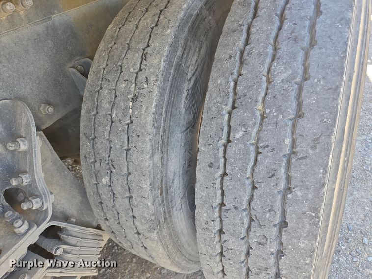 image for item DO2535 2006 Kenworth  W900 ready mix truck