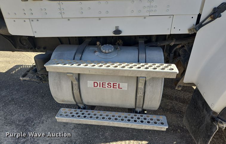 image for item DO2536 2006 Kenworth W900 ready mix truck