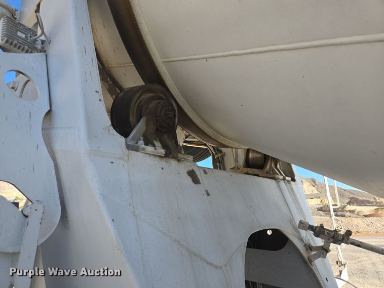 image for item DO2536 2006 Kenworth W900 ready mix truck