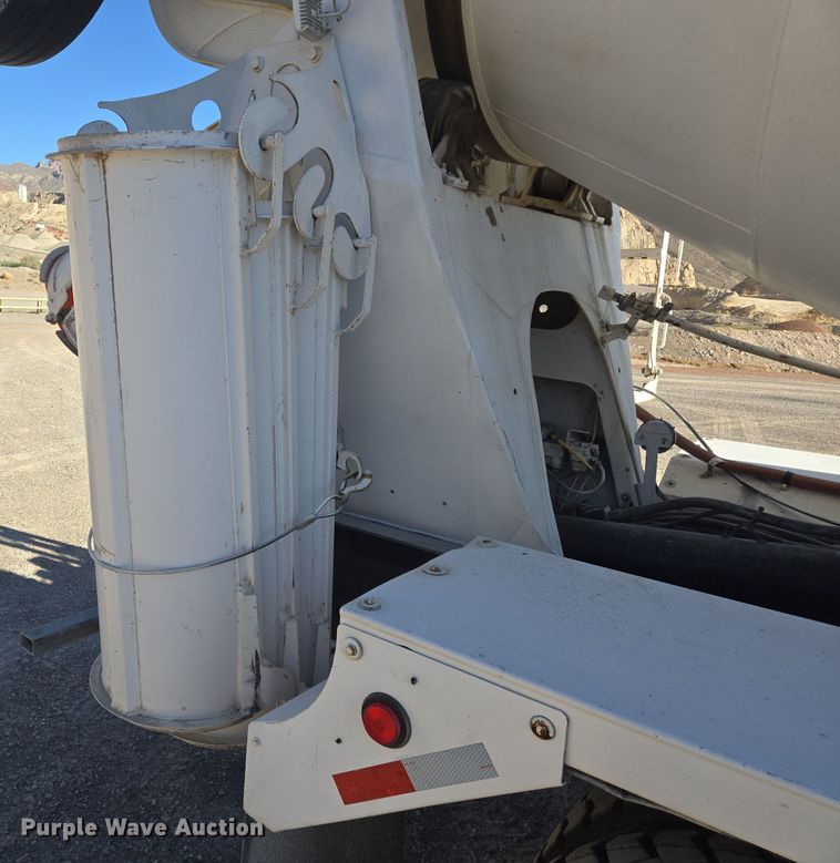 image for item DO2536 2006 Kenworth W900 ready mix truck