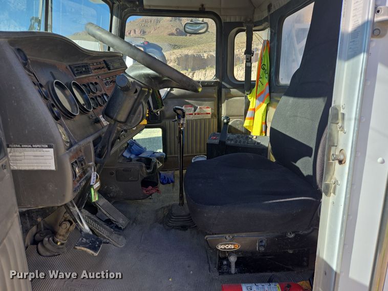 image for item DO2536 2006 Kenworth W900 ready mix truck