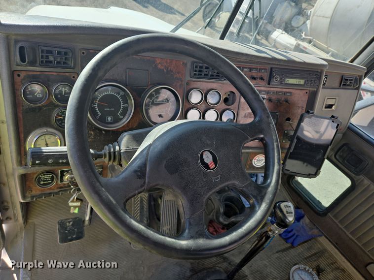 image for item DO2536 2006 Kenworth W900 ready mix truck