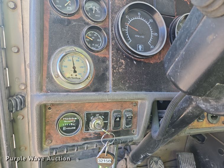 image for item DO2536 2006 Kenworth W900 ready mix truck