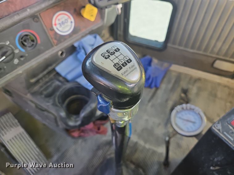 image for item DO2536 2006 Kenworth W900 ready mix truck