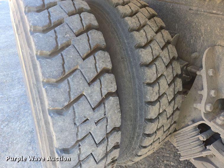 image for item DO2536 2006 Kenworth W900 ready mix truck