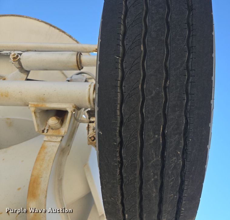 image for item DO2536 2006 Kenworth W900 ready mix truck