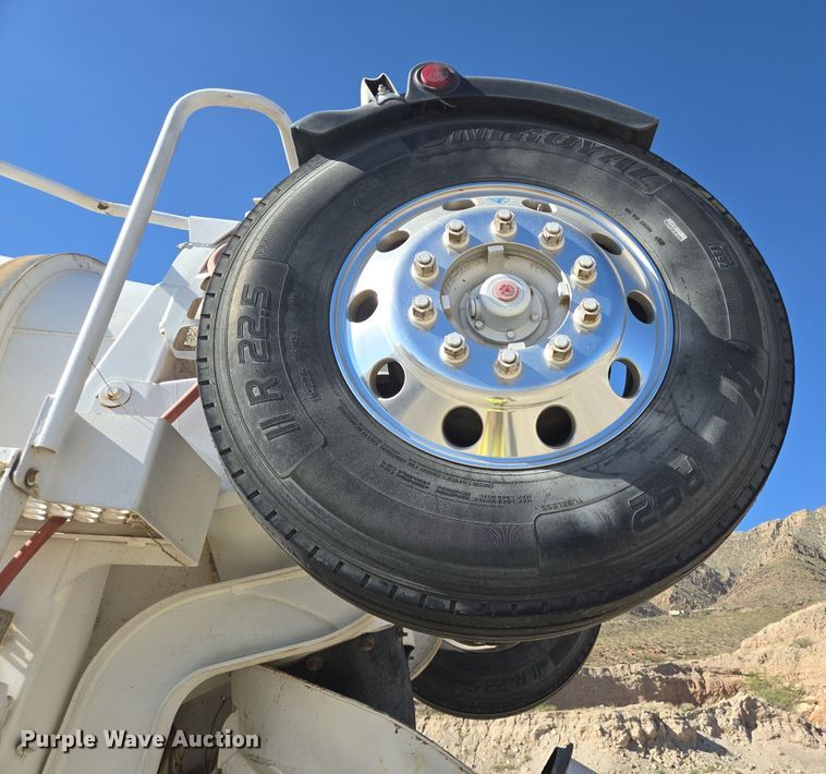 image for item DO2536 2006 Kenworth W900 ready mix truck