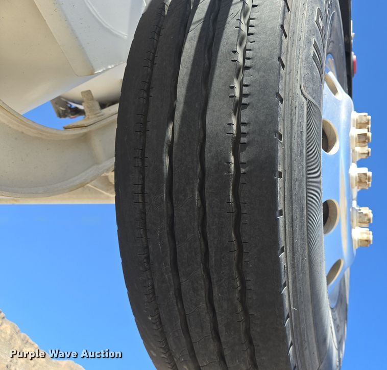 image for item DO2536 2006 Kenworth W900 ready mix truck