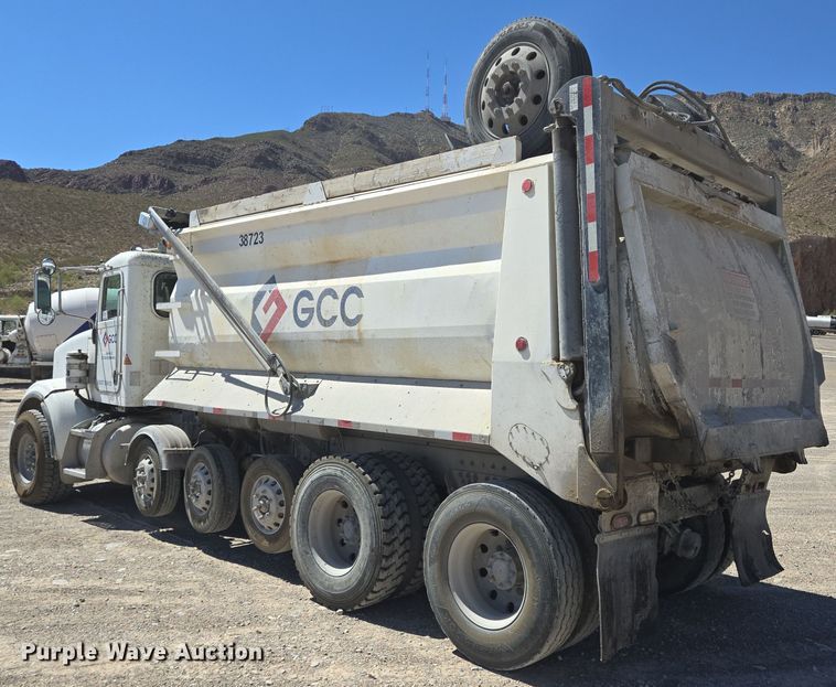 image for item DO2537 2007 Peterbilt 357 dump truck