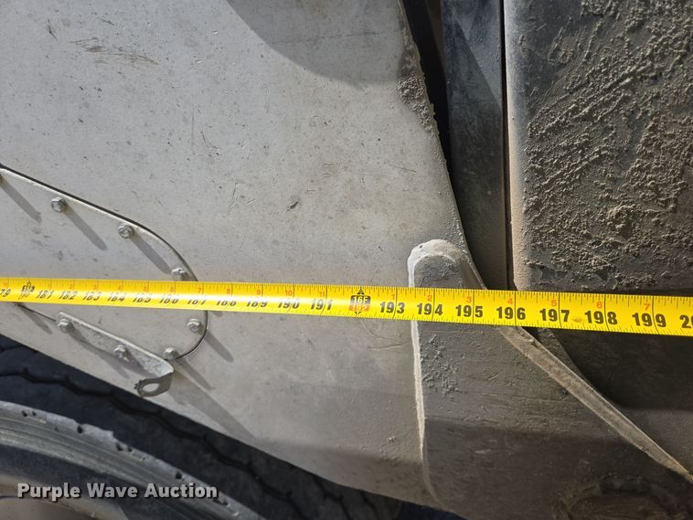 image for item DO2537 2007 Peterbilt 357 dump truck