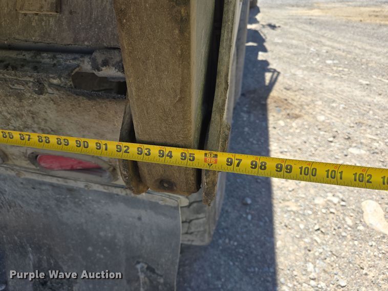 image for item DO2537 2007 Peterbilt 357 dump truck