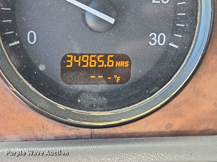 image for item DO2537 2007 Peterbilt 357 dump truck