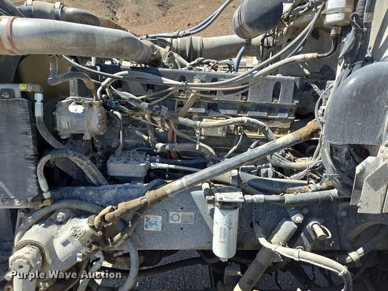 image for item DO2537 2007 Peterbilt 357 dump truck