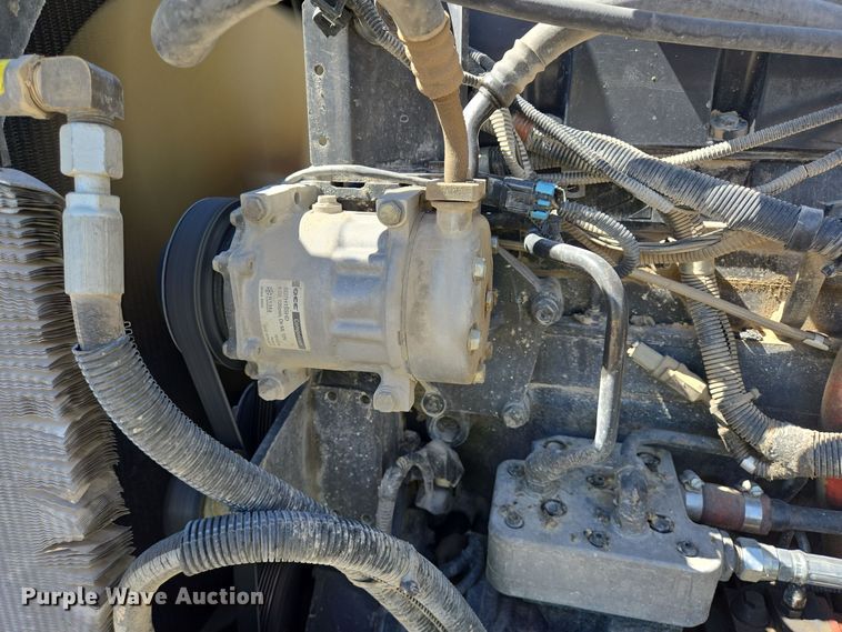 image for item DO2537 2007 Peterbilt 357 dump truck