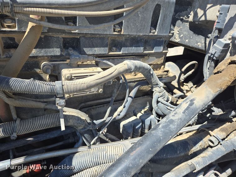 image for item DO2537 2007 Peterbilt 357 dump truck