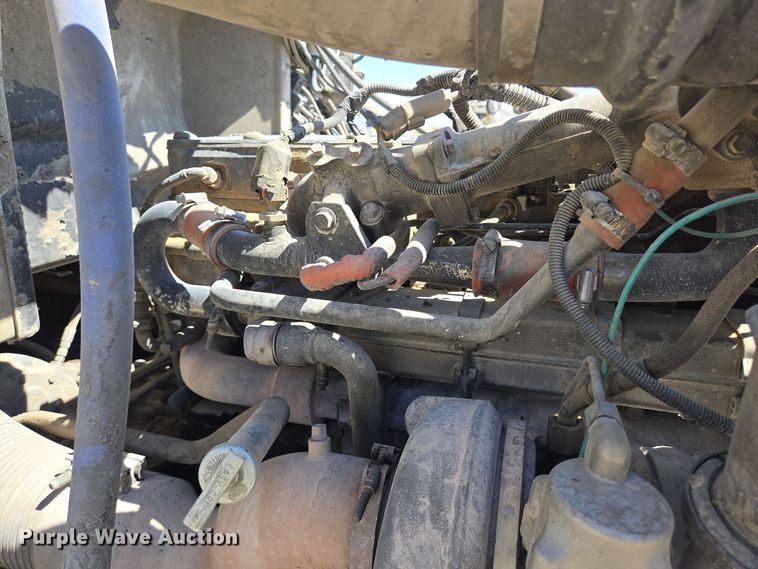 image for item DO2537 2007 Peterbilt 357 dump truck