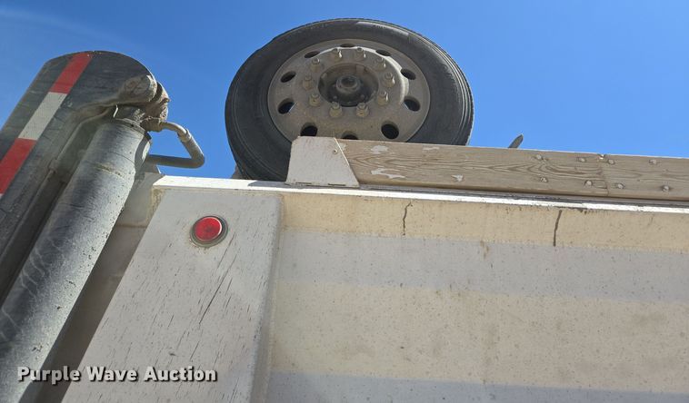 image for item DO2537 2007 Peterbilt 357 dump truck