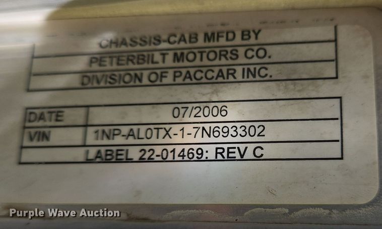 image for item DO2537 2007 Peterbilt 357 dump truck